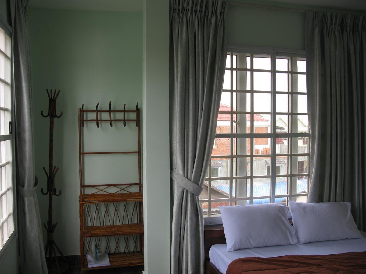 Kol House Bed and Breakfast Phnom Penh Exteriör bild